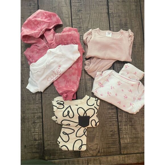 Baby girl Bundle - Picture 1 of 9